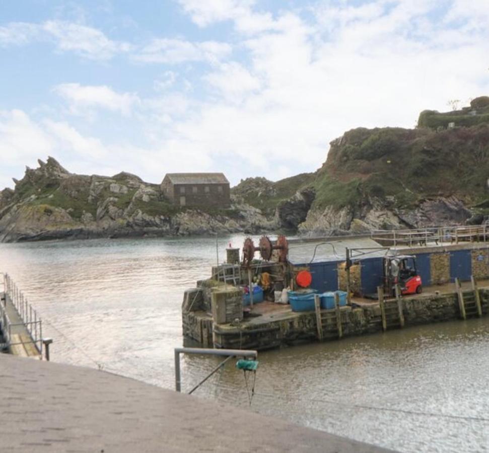 Spindrift Is A Beautiful Newly Refurbished Three Bedroom Private Family House Located On The Old Harbour And The Coastal Path In The Heart Of Beautiful Polperro Exterior foto