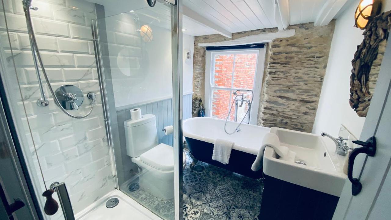 Spindrift Is A Beautiful Newly Refurbished Three Bedroom Private Family House Located On The Old Harbour And The Coastal Path In The Heart Of Beautiful Polperro Exterior foto