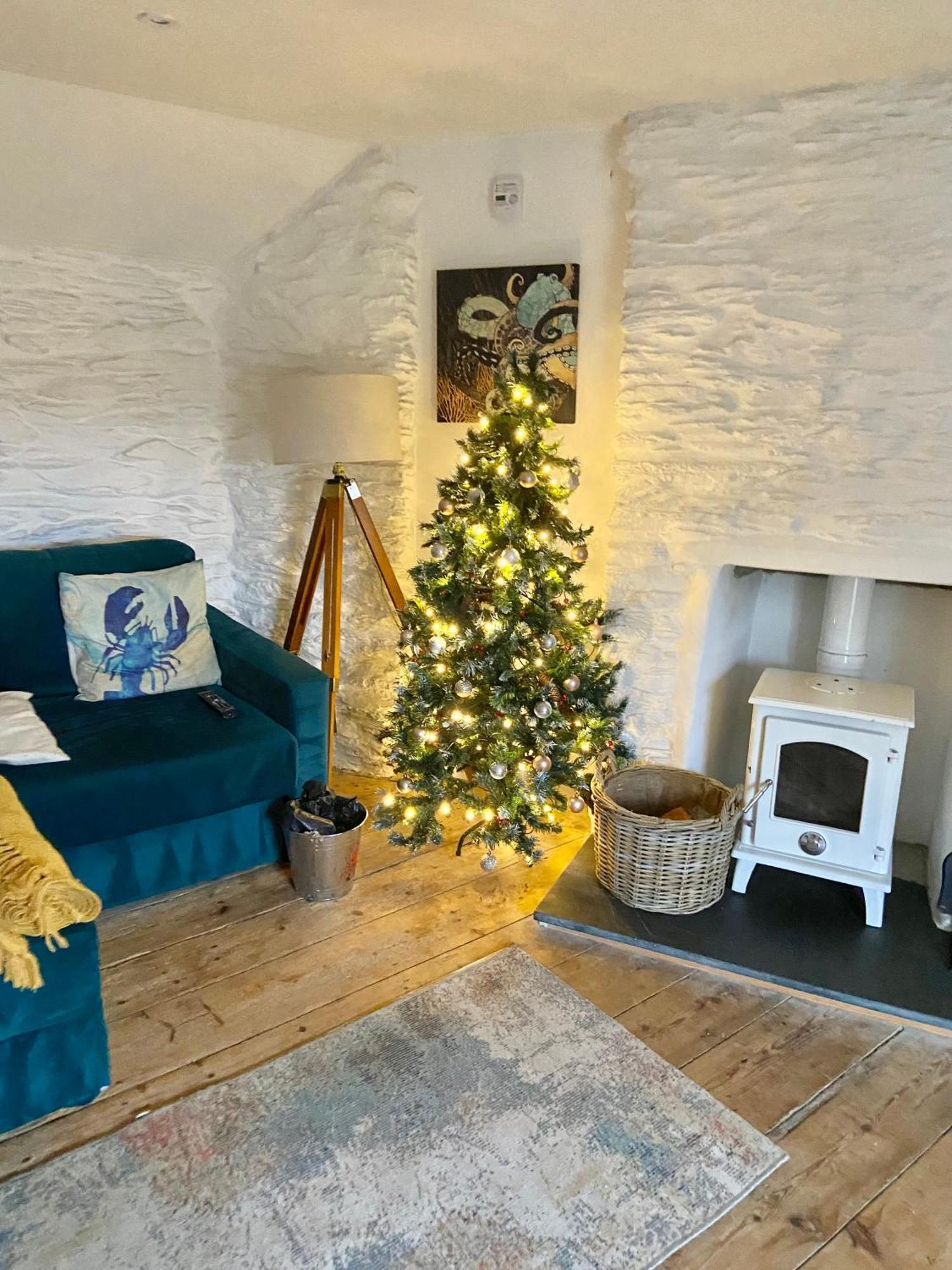 Spindrift Is A Beautiful Newly Refurbished Three Bedroom Private Family House Located On The Old Harbour And The Coastal Path In The Heart Of Beautiful Polperro Exterior foto
